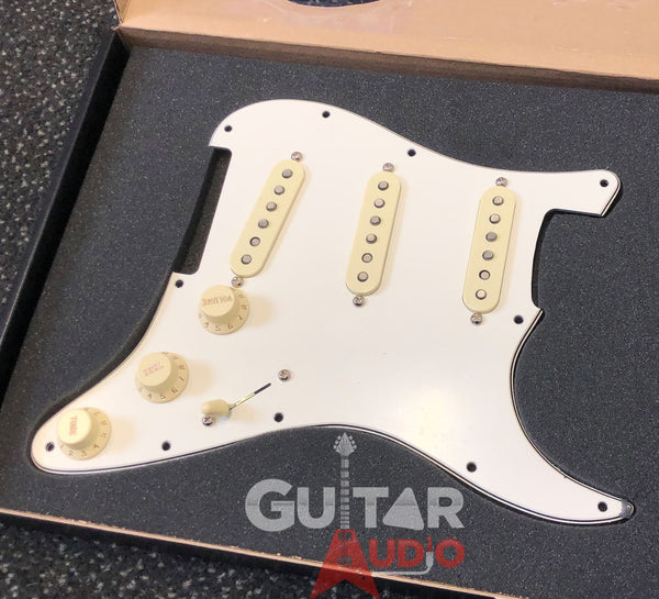 Genuine FENDER Pre-Wired Original '57/'62 Loaded 11-Hole Parchment Pickguard