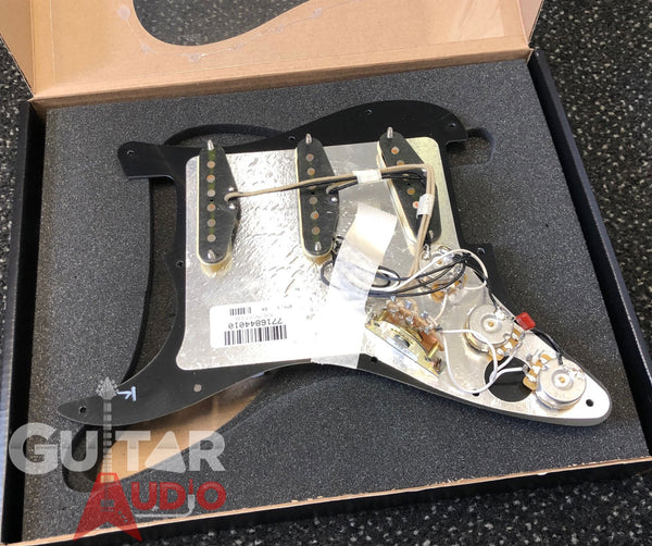 Genuine FENDER Pre-Wired Original '57/'62 Loaded Strat 11-Hole Black Pickguard