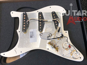 Genuine FENDER Pre-Wired Original '57/'62 Loaded 11-Hole Parchment Pickguard