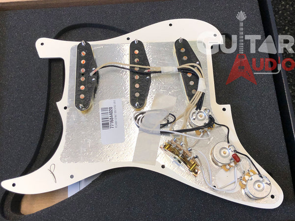 Genuine FENDER Pre-Wired Original '57/'62 Loaded 11-Hole Parchment Pickguard