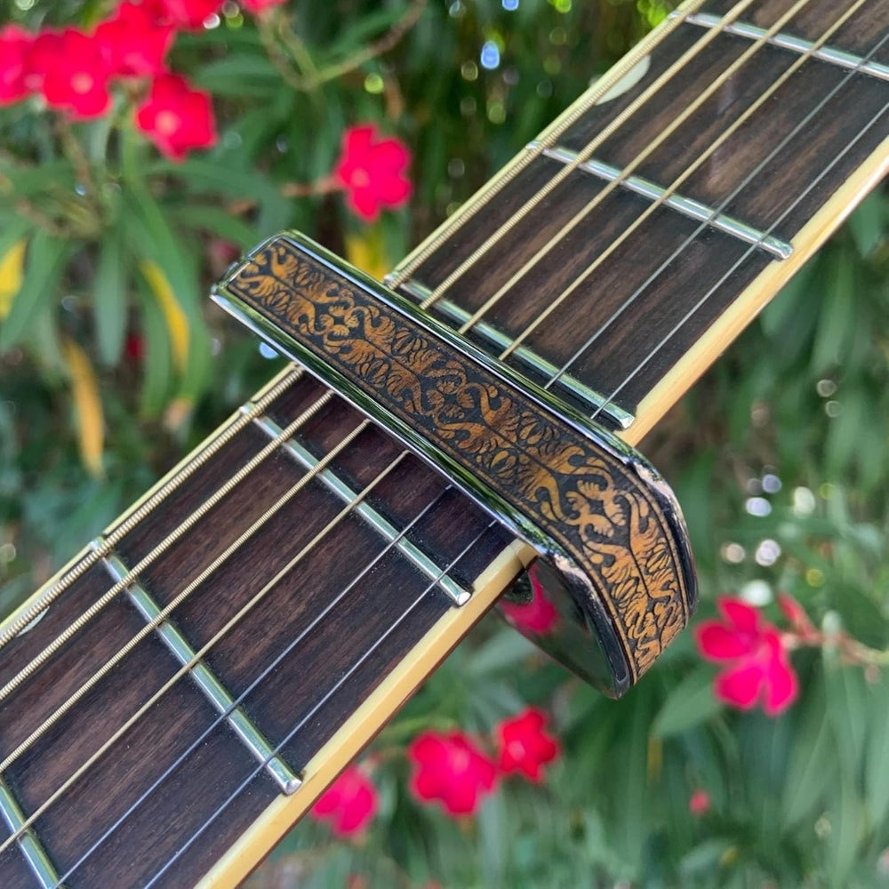 Thalia Deluxe Series Guitar Capo - Koa Nouveau, Black Chrome