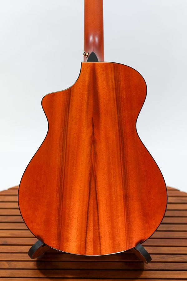 Breedlove USA Oregon Concertina CE Acoustic-Electric Guitar - Bourbon Myrtlewood