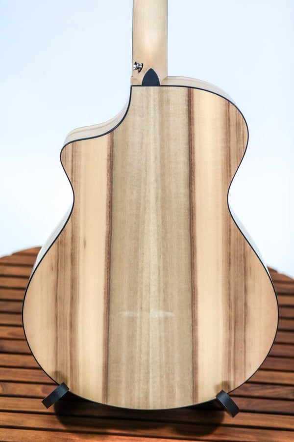 Breedlove USA Oregon Concert CE Acoustic-Electric Guitar - Myrtlewood