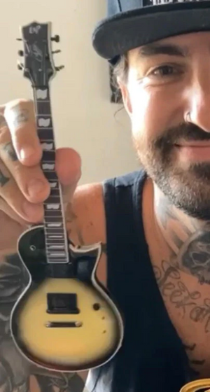 AXE HEAVEN Bobby Keller Black Natural Burst ESP Eclipse Miniature Guitar Gift