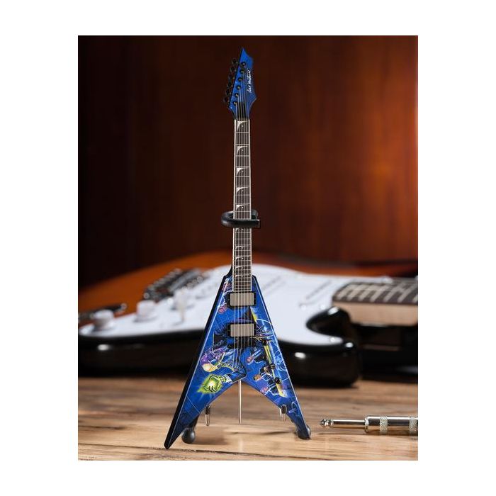 AXE HEAVEN MEGADETH - Dave Mustaine Signature V Rust In Peace Miniature Guitar Display Gift