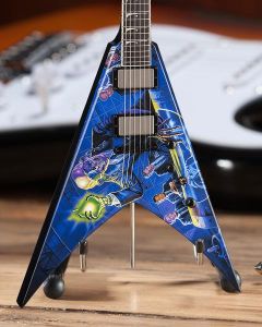 AXE HEAVEN MEGADETH - Dave Mustaine Signature V Rust In Peace Miniature Guitar Display Gift